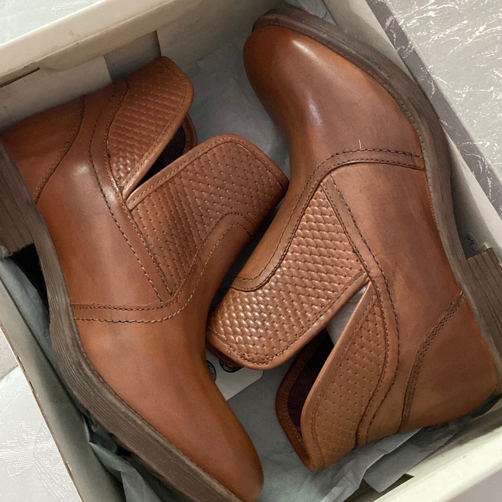 Roan Gossip Bootie Tan Nappa Leather size 8.5 NWT